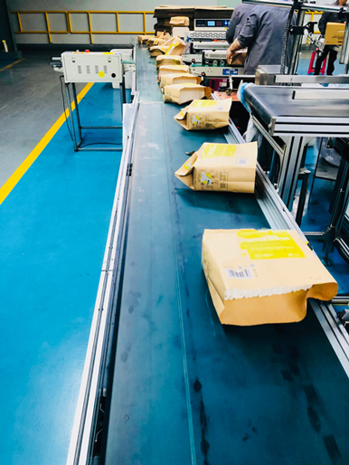 Emballages biodégradables pour la production de couches pour bébés